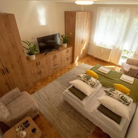 Family Apartment - Green Oasis With Easy Parking Novi Sad Exterior photo