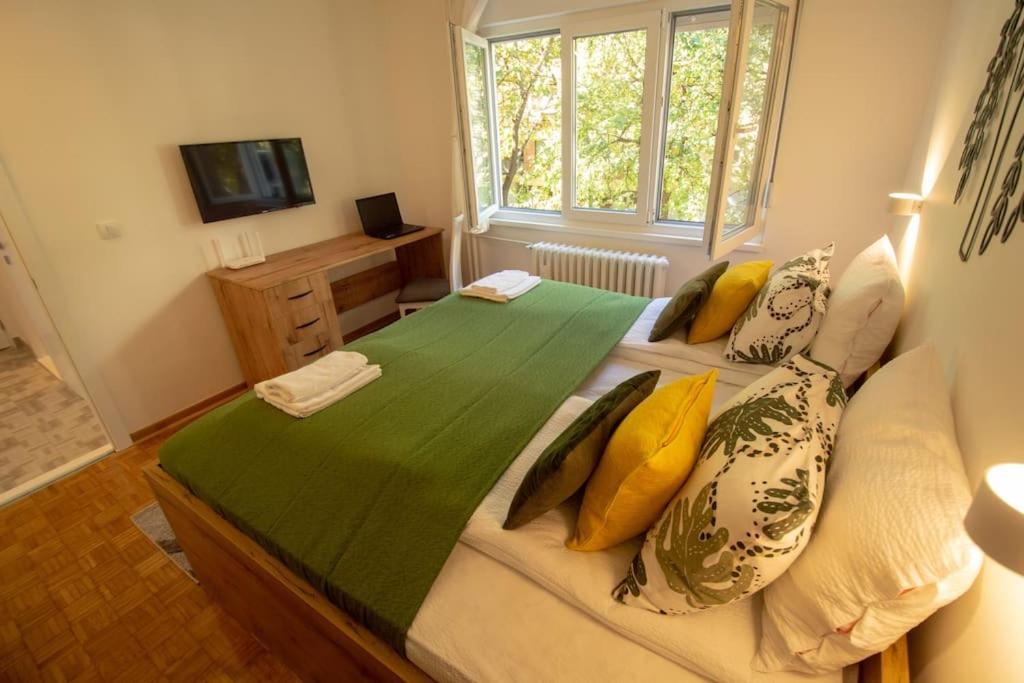 Family - Oasis With Easy Parking Apartament