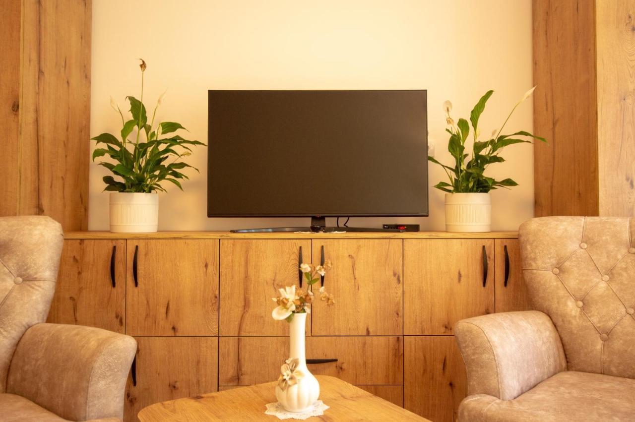 Family - Oasis With Easy Parking Novi Sad