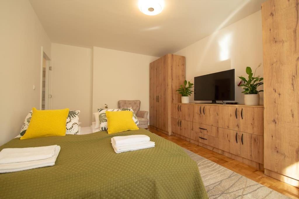 Family - Oasis With Easy Parking Apartament *
