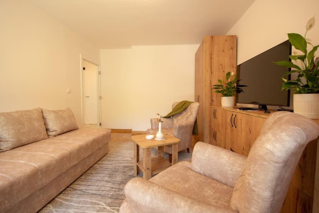 Family - Oasis With Easy Parking